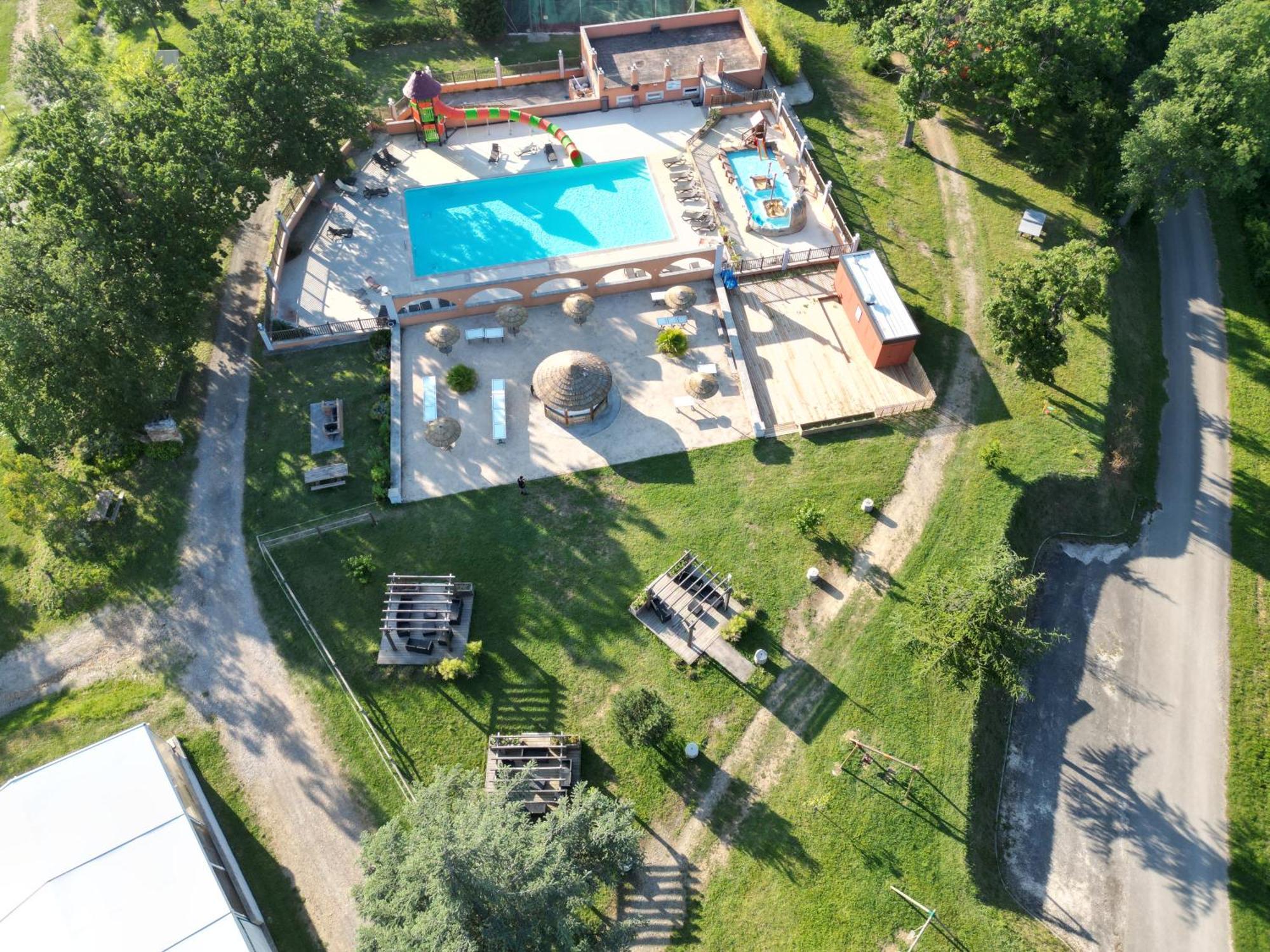 Camping Domaine De Senaud Albon Exterior photo