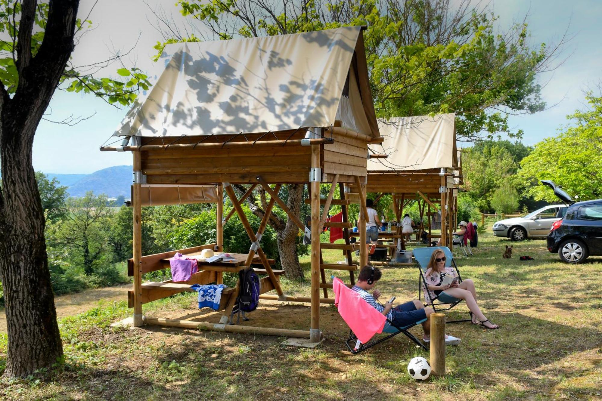 Camping Domaine De Senaud Albon Exterior photo