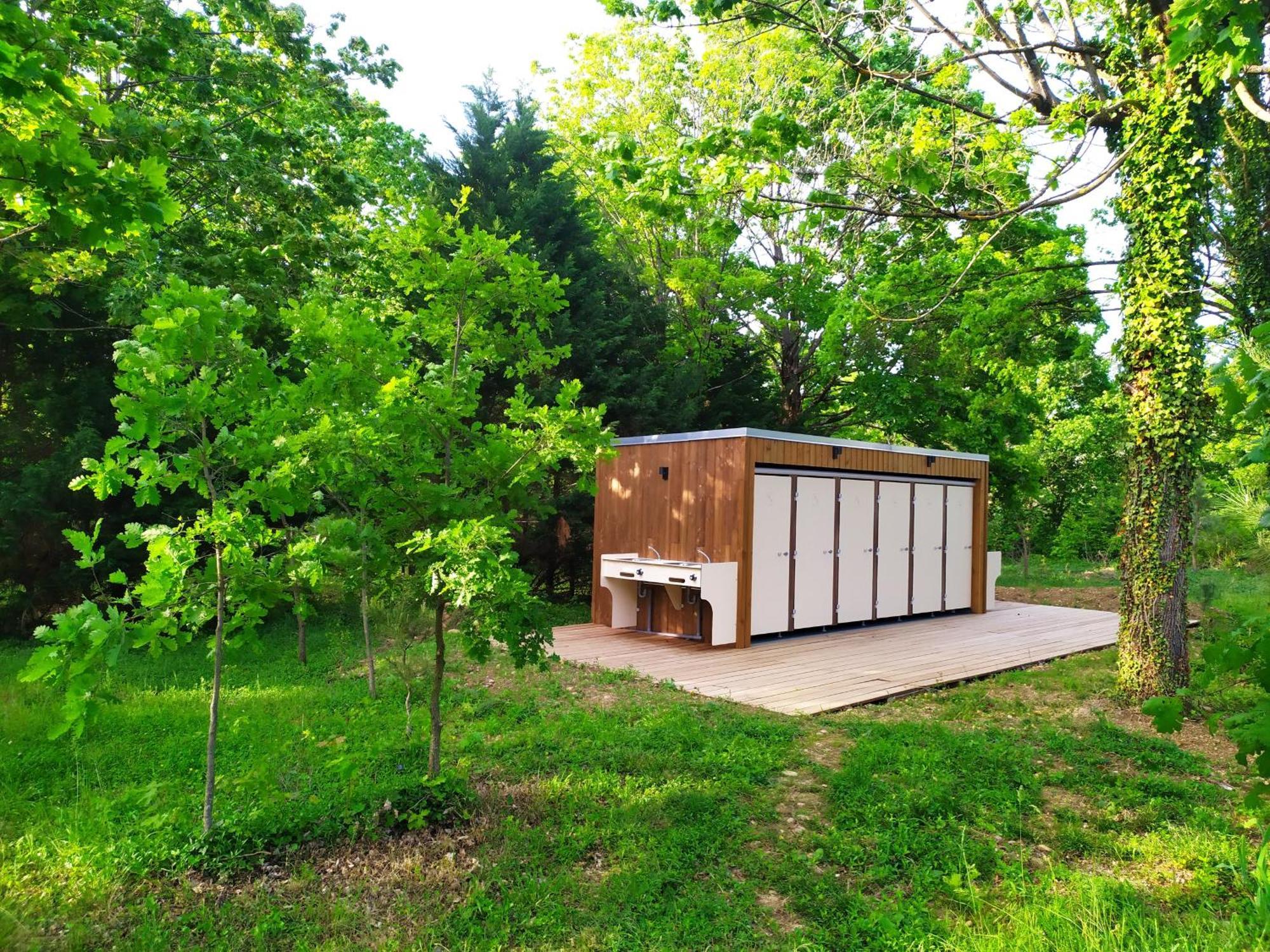 Camping Domaine De Senaud Albon Exterior photo