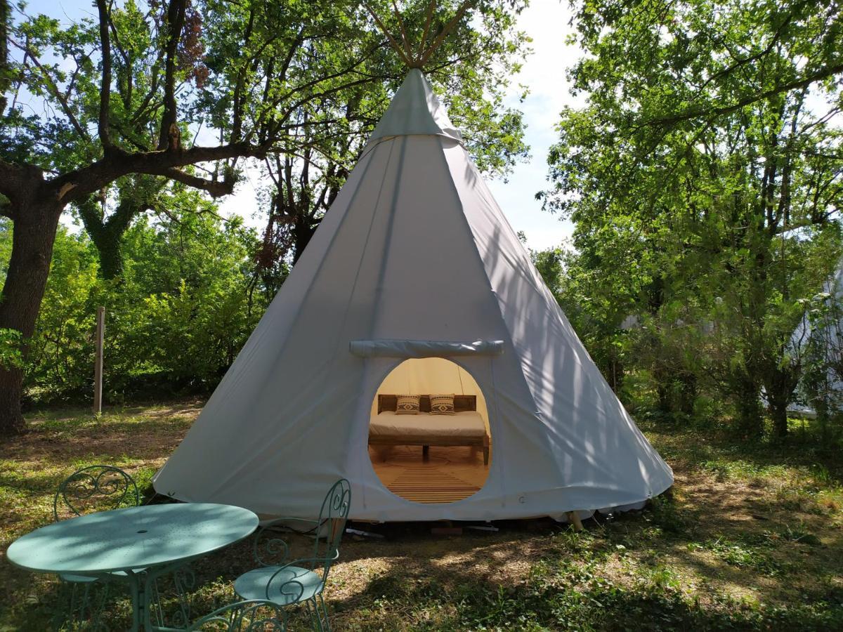 Camping Domaine De Senaud Albon Exterior photo